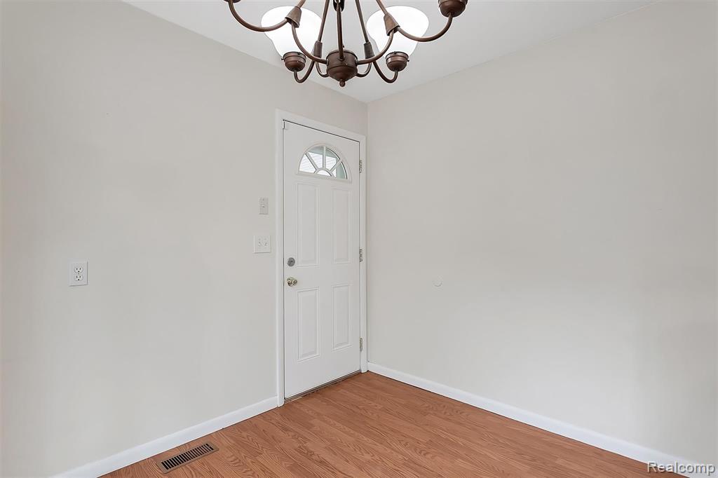12062 Racine Road Warren, MI 48093 - Photo 20 of 46