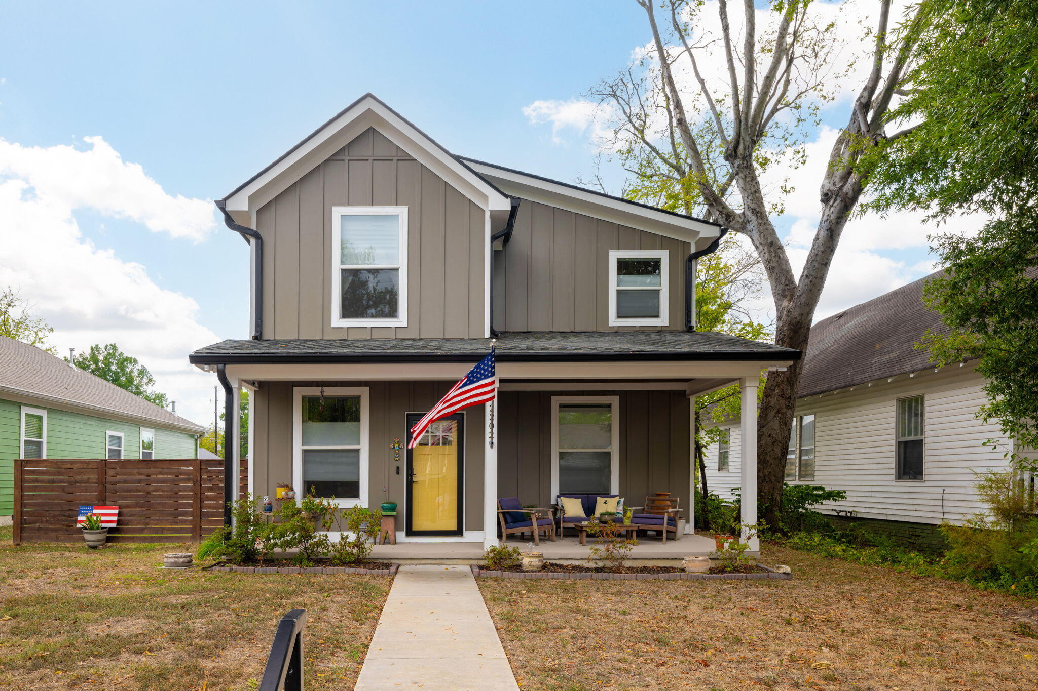 2202 Bennett Avenue Chattanooga, TN 37404 - Photo 1 of 38 1-web-or-mls-DSC_0081-61