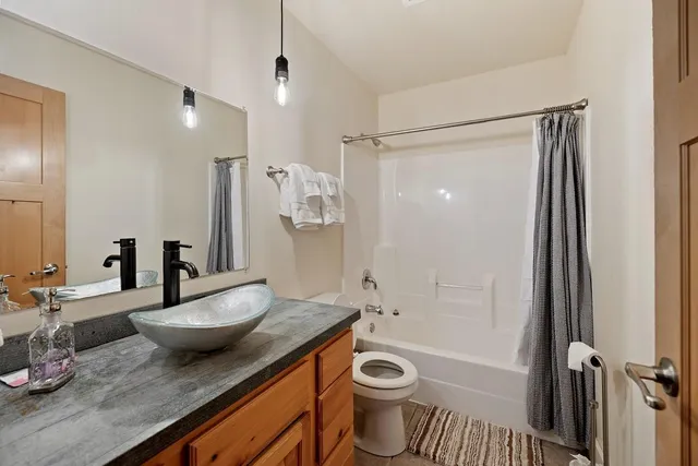 $500,000 | 1525 6 1/2 Avenue, Dallas, WI 54733