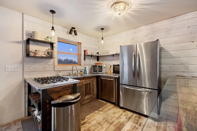 $500,000 | 1525 6 1/2 Avenue, Dallas, WI 54733