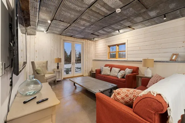 $500,000 | 1525 6 1/2 Avenue, Dallas, WI 54733