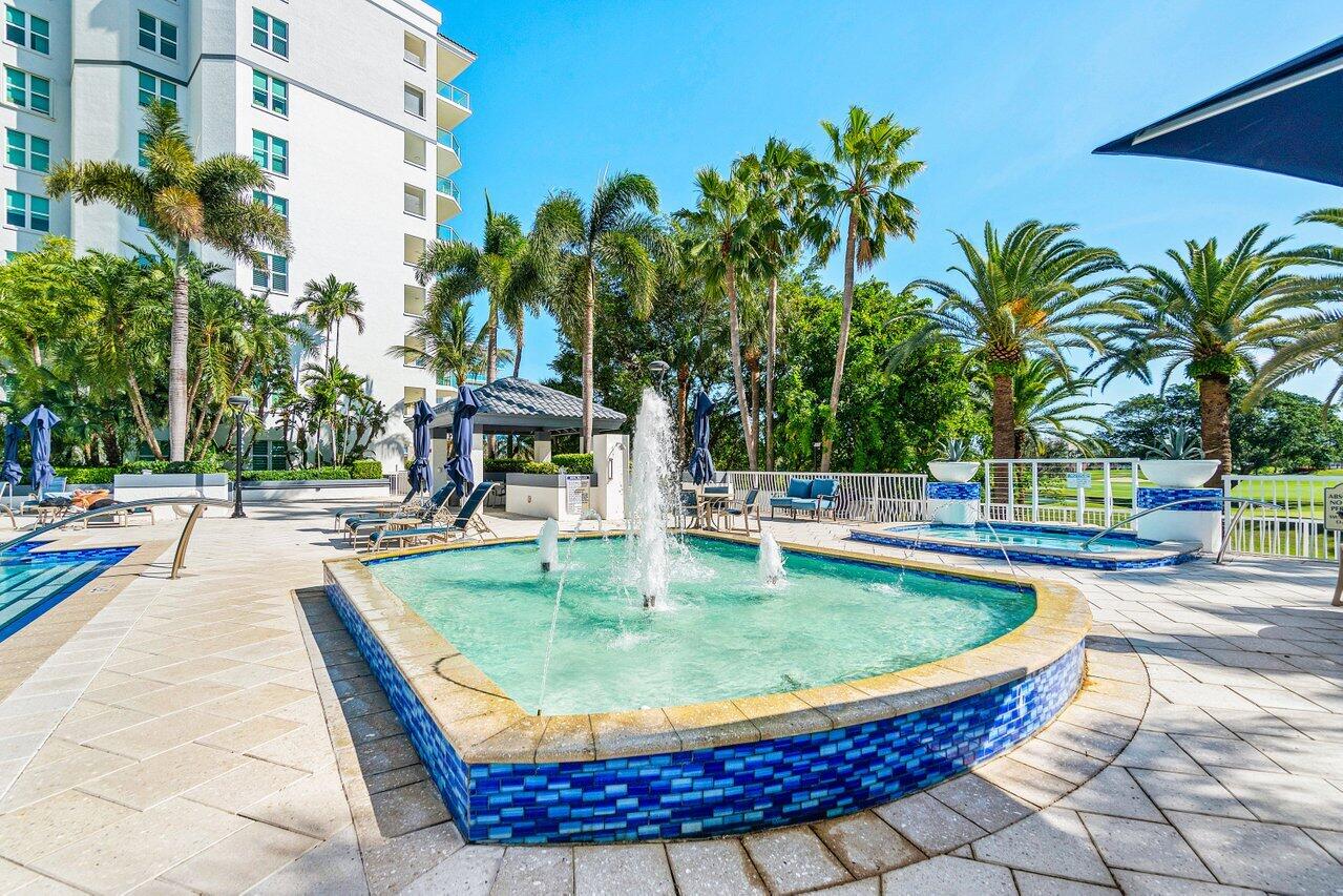 550 Southeast Mizner Boulevard, Unit B706 Boca Raton, FL 33432 - Photo 38 of 64 TP-Pool Deck