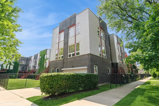 $410,000 | 6201 South Drexel Avenue, Chicago, IL 60637