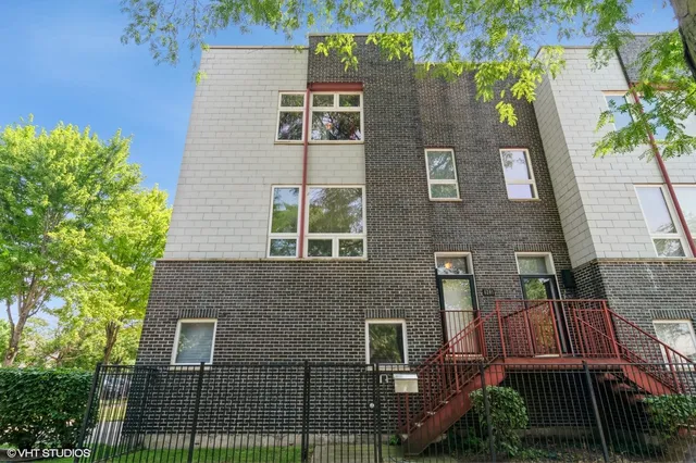 $410,000 | 6201 South Drexel Avenue, Chicago, IL 60637