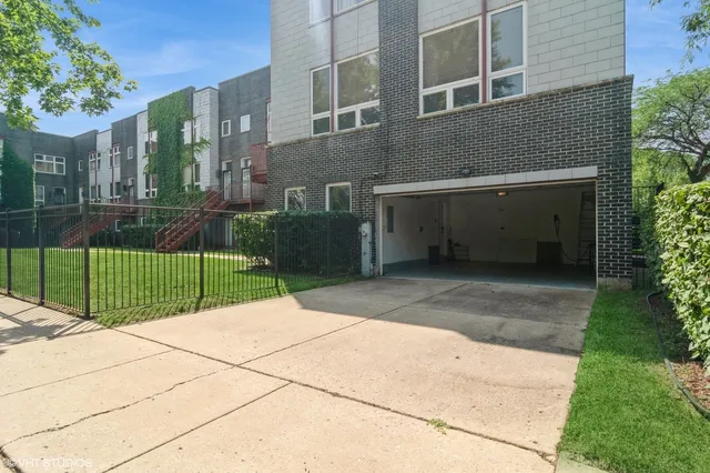 $410,000 | 6201 South Drexel Avenue, Chicago, IL 60637