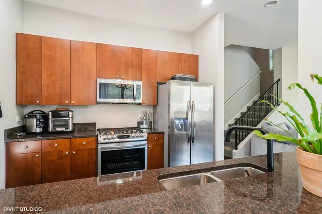 $410,000 | 6201 South Drexel Avenue, Chicago, IL 60637