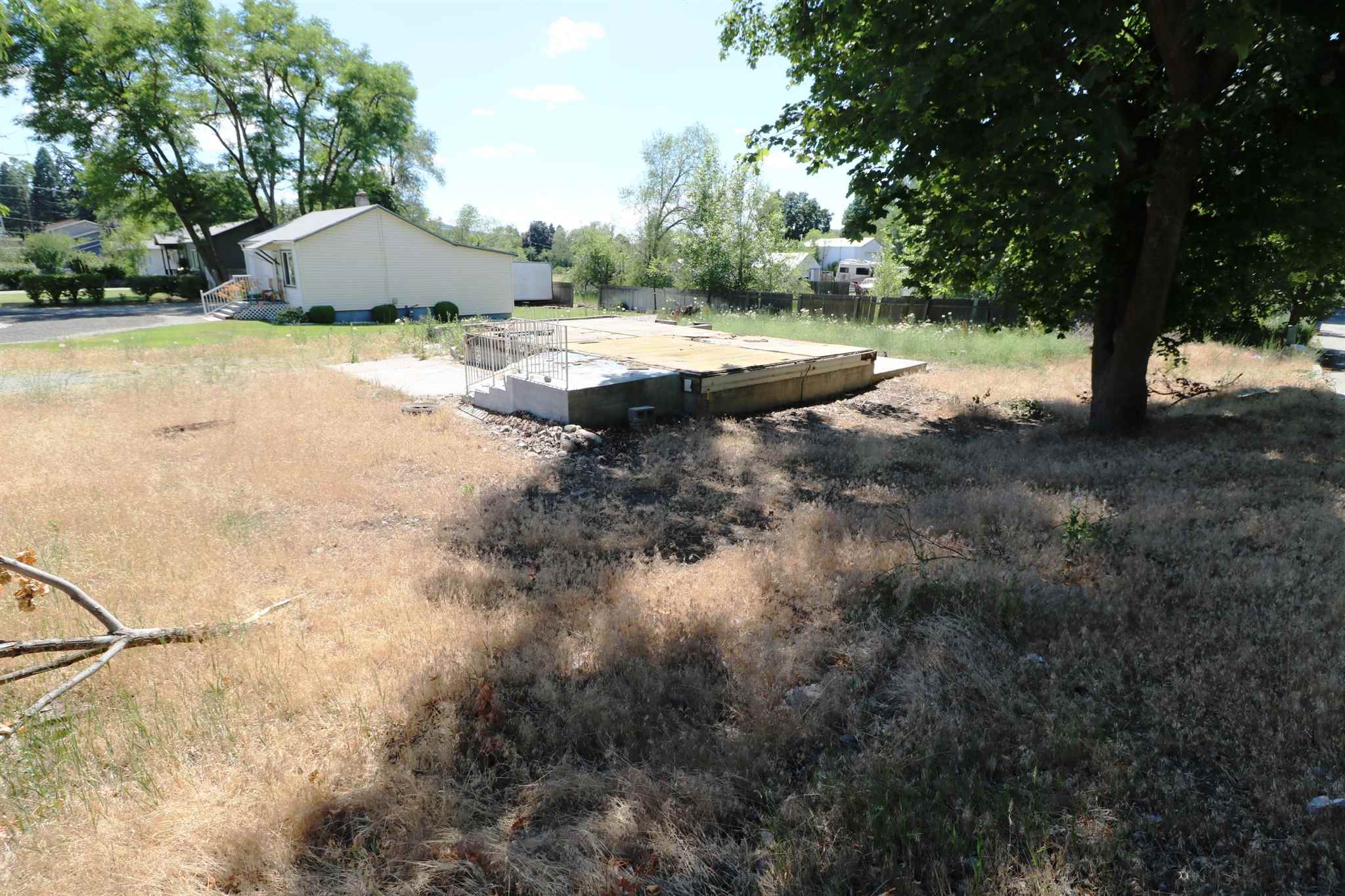 917 North Vista Road Spokane Valley, WA 99212 - Photo 2 of 9