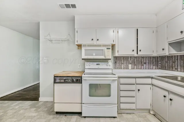 $93,000 | 2235 North Nelson Street, Pampa, TX 79065