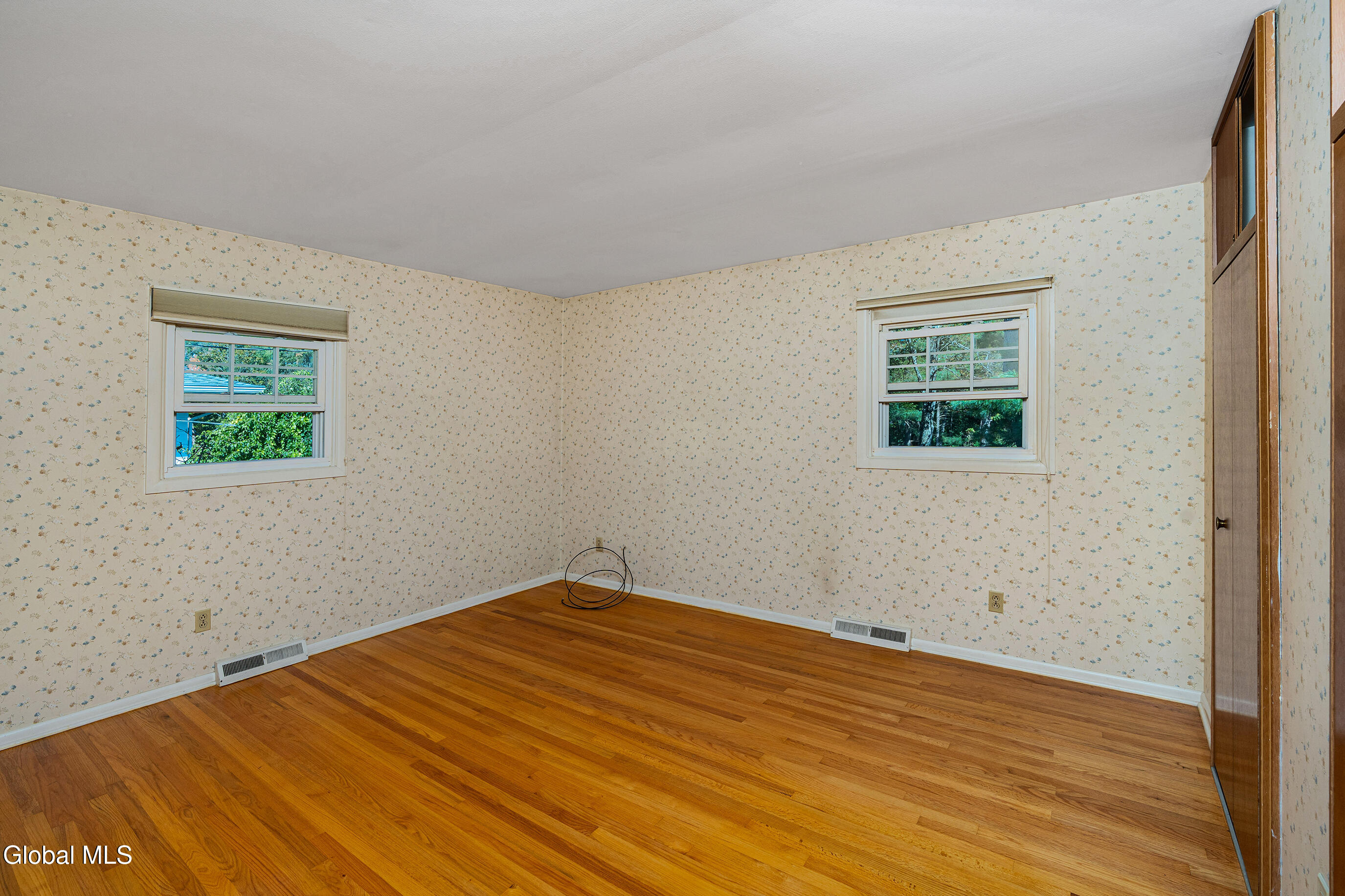 228 Murray Avenue Bethlehem, NY 12054 - Photo 29 of 42 046-228-Murray-Ave