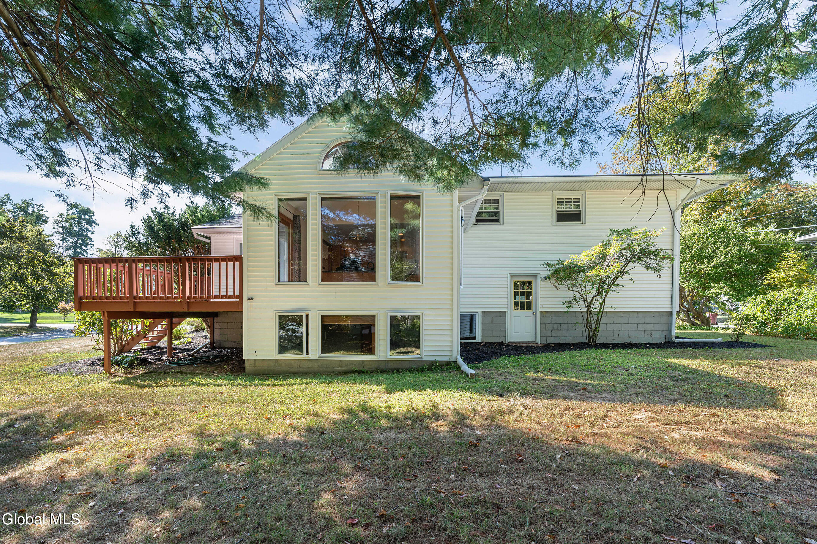 228 Murray Avenue Bethlehem, NY 12054 - Photo 3 of 42 011-228-Murray-Ave