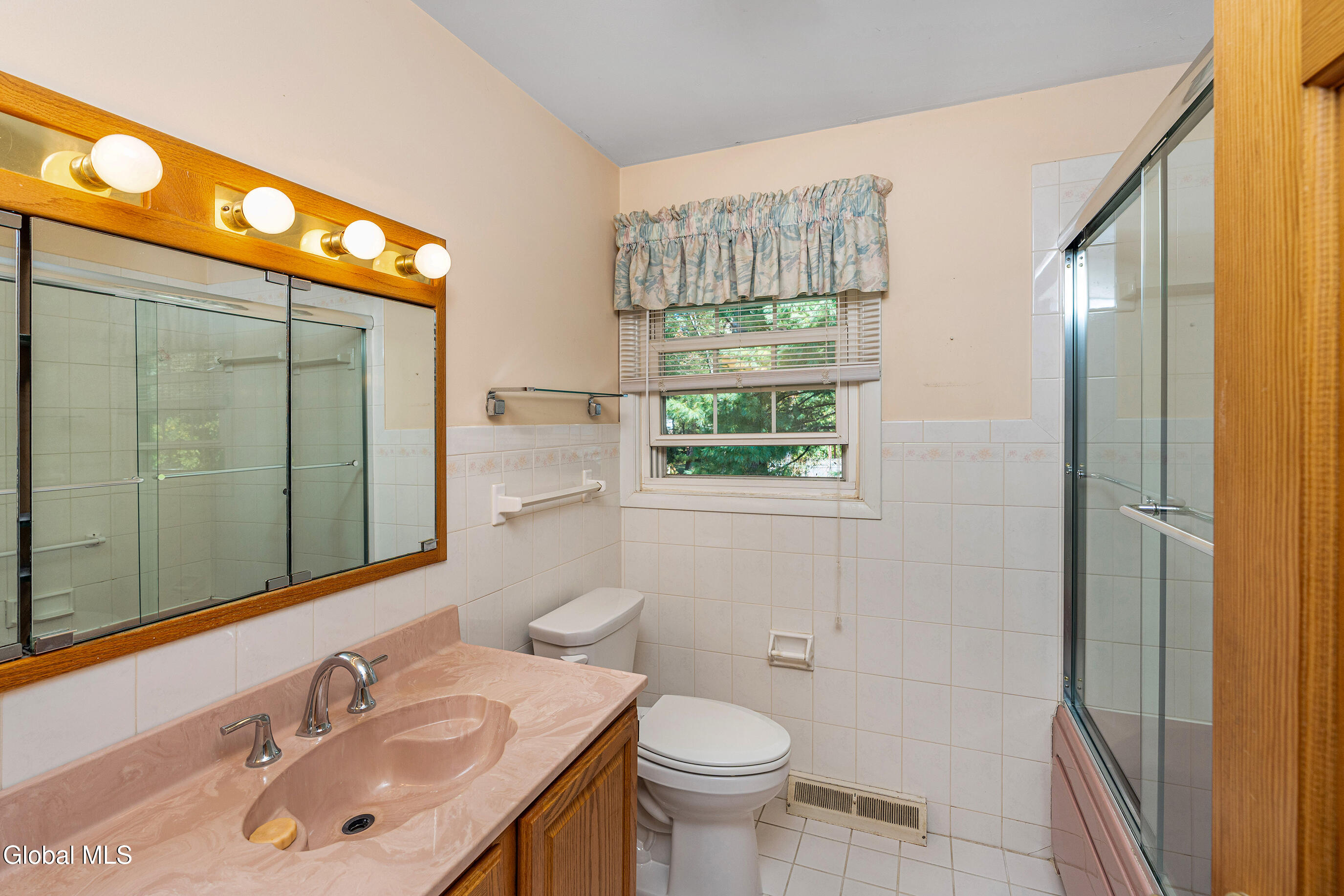 228 Murray Avenue Bethlehem, NY 12054 - Photo 35 of 42 036-228-Murray-Ave