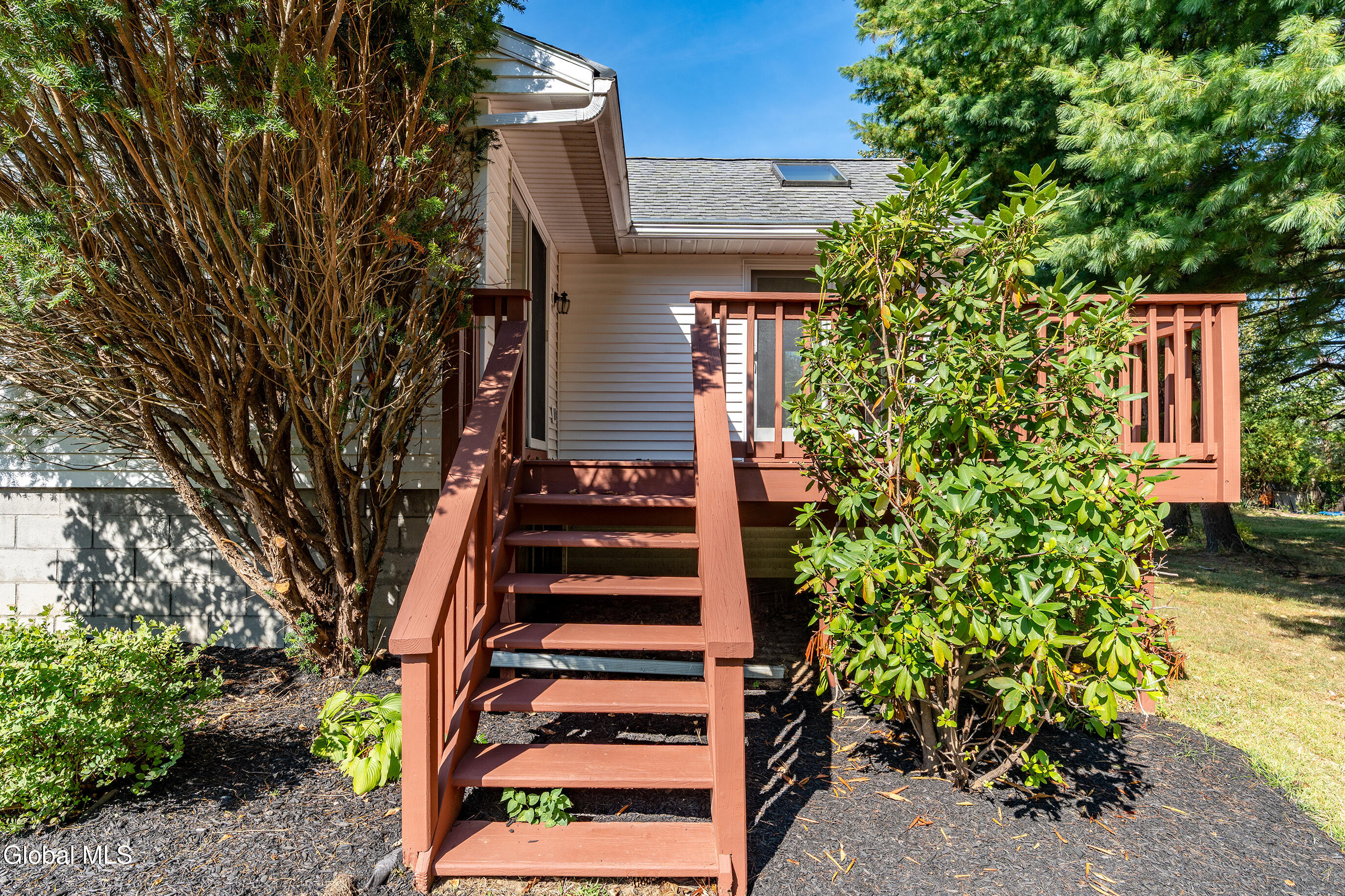 228 Murray Avenue Bethlehem, NY 12054 - Photo 39 of 42 008-228-Murray-Ave