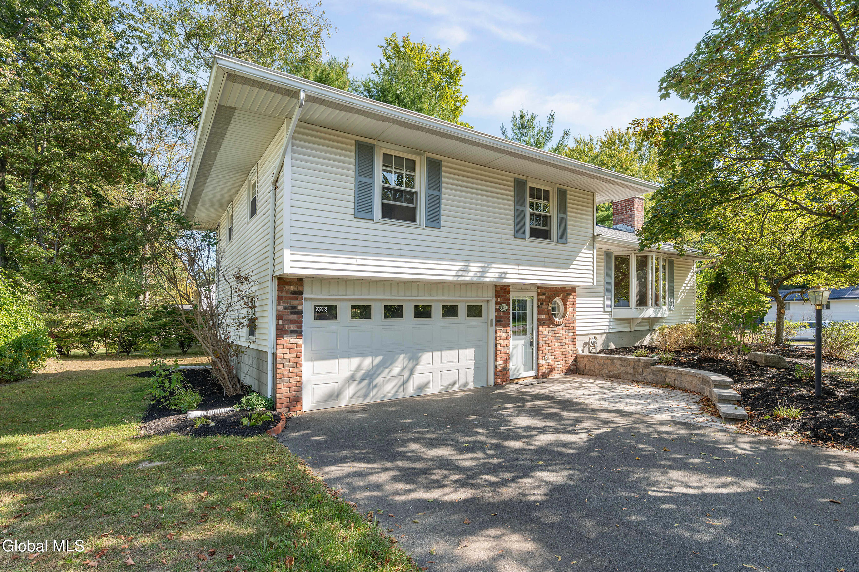 228 Murray Avenue Bethlehem, NY 12054 - Photo 5 of 42 004-228-Murray-Ave