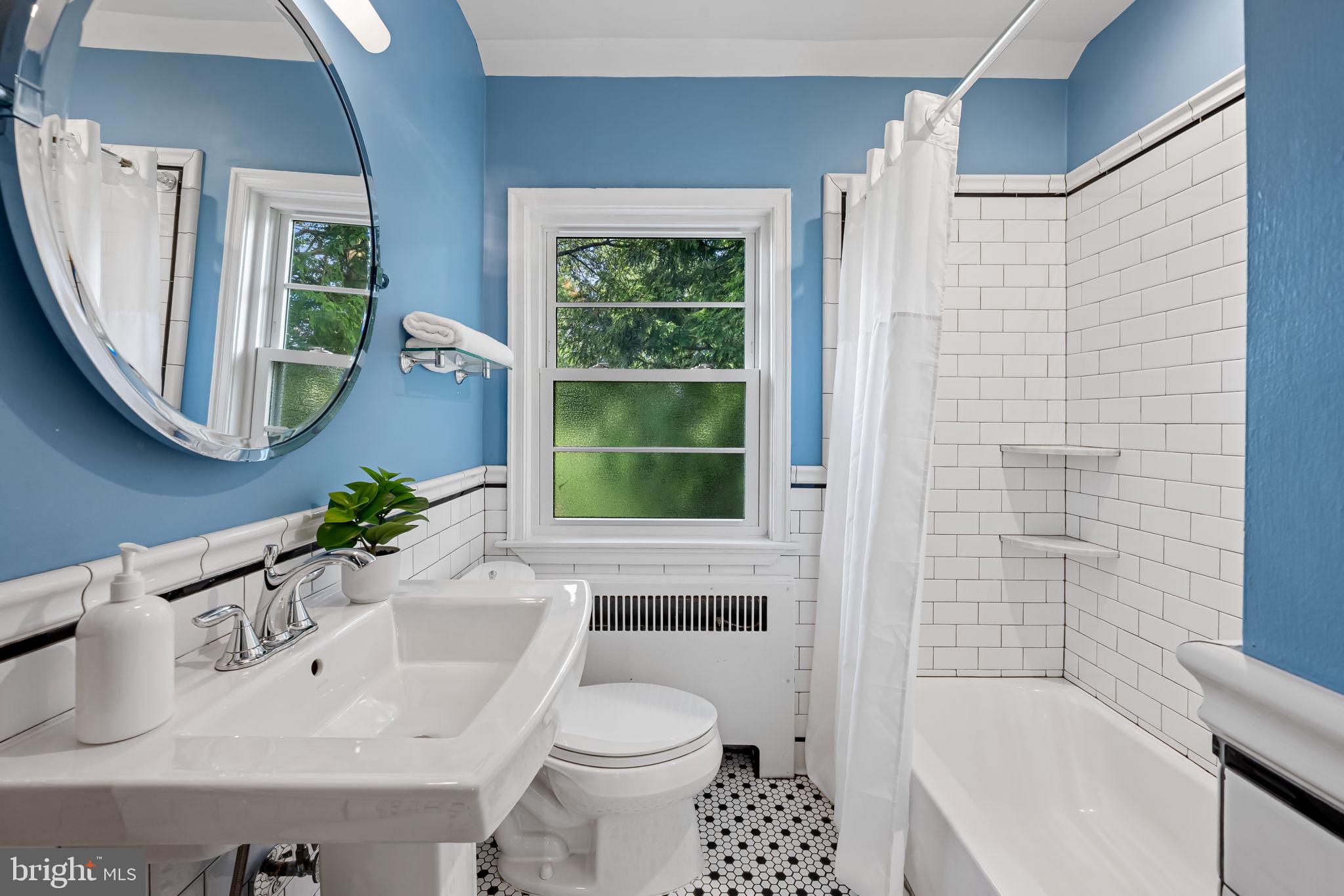 1305 Northview Road Baltimore, MD 21218 - Photo 13 of 33 Fully Renovated Upper Level Full Bath