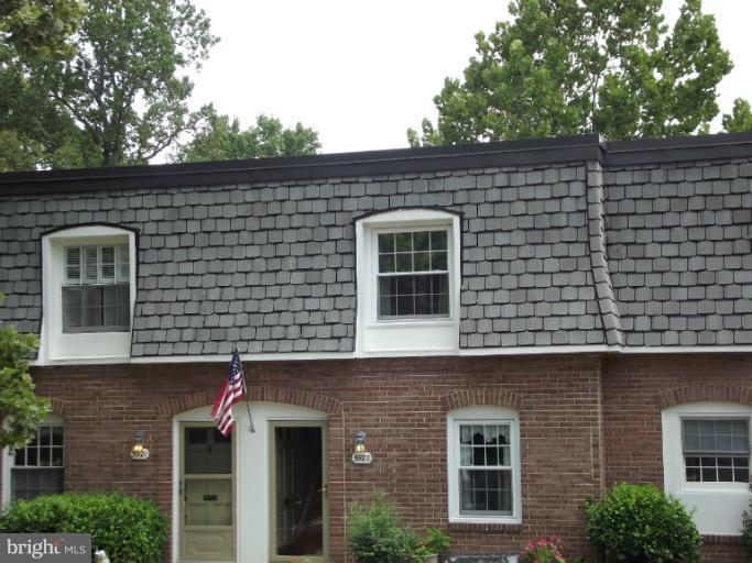 5923 Bayshire Road, Unit 113 Springfield, VA 22152 - Photo 8 of 12 3 Level