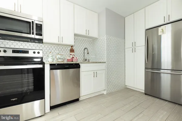 $1,800 | 1 East Chase Street, Unit 712, Baltimore, MD 21202