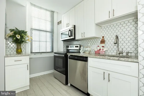 $1,800 | 1 East Chase Street, Unit 712, Baltimore, MD 21202