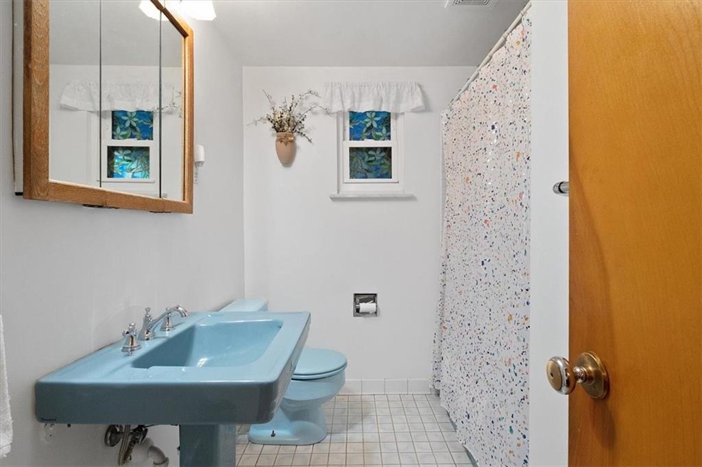 1162 Harmony Road Baden, PA 15005 - Photo 19 of 23