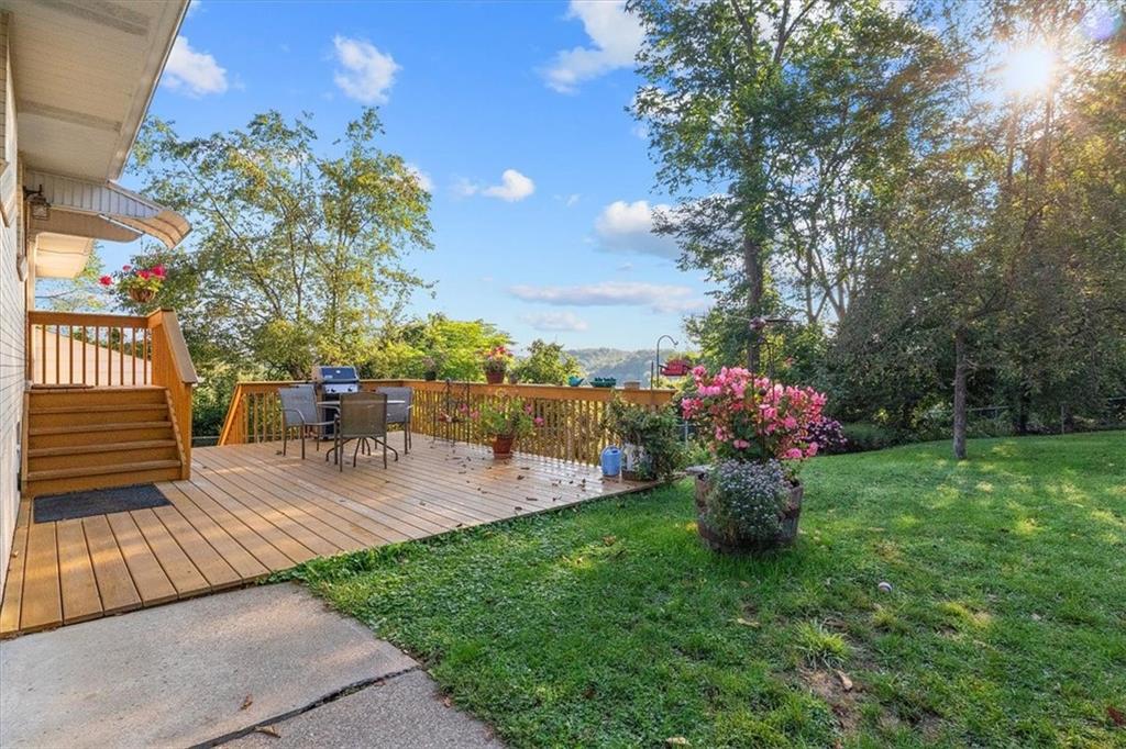 1162 Harmony Road Baden, PA 15005 - Photo 4 of 23