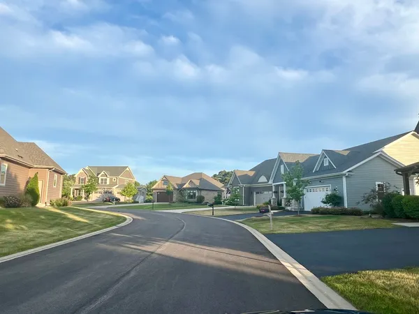 $716,925 | 6941 Cambria Cove, Lakewood, IL 60014