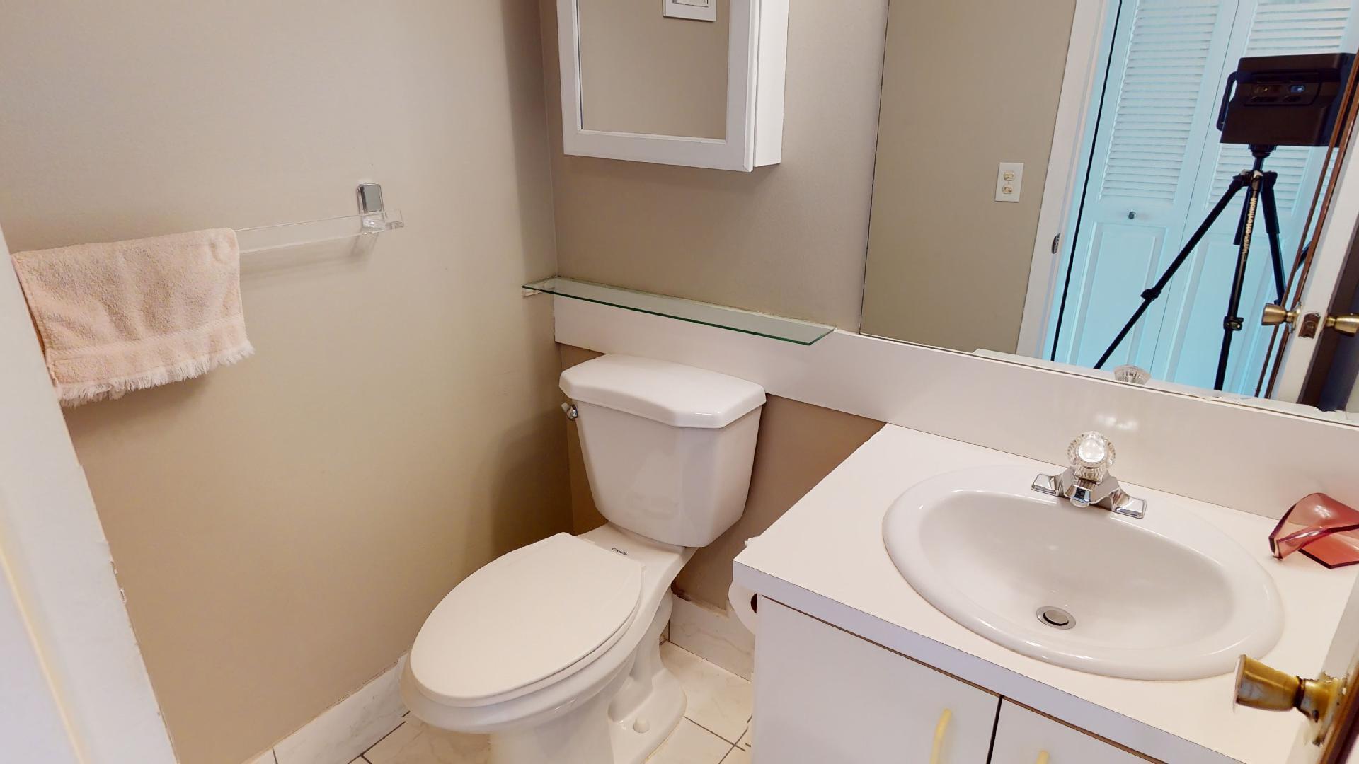 86 Suffolk C Boca Raton, FL 33434 - Photo 12 of 30 Half Bath