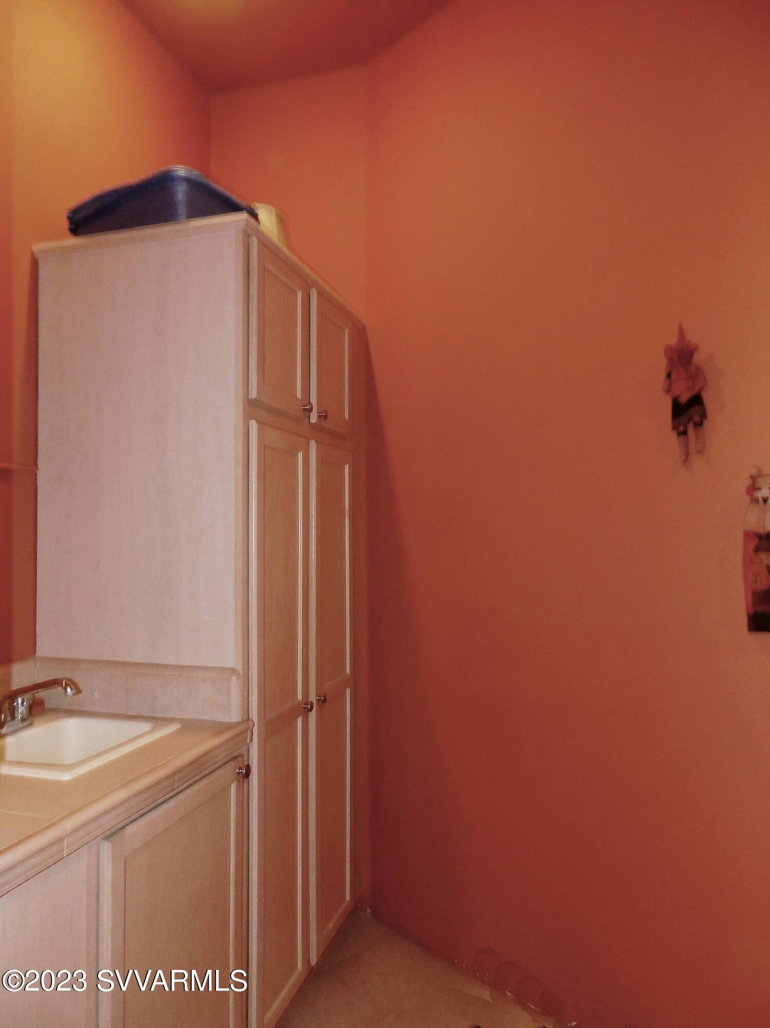 30 Granada Road Sedona, AZ 86336 - Photo 43 of 58 Laundry Room w/ Soaker Sink