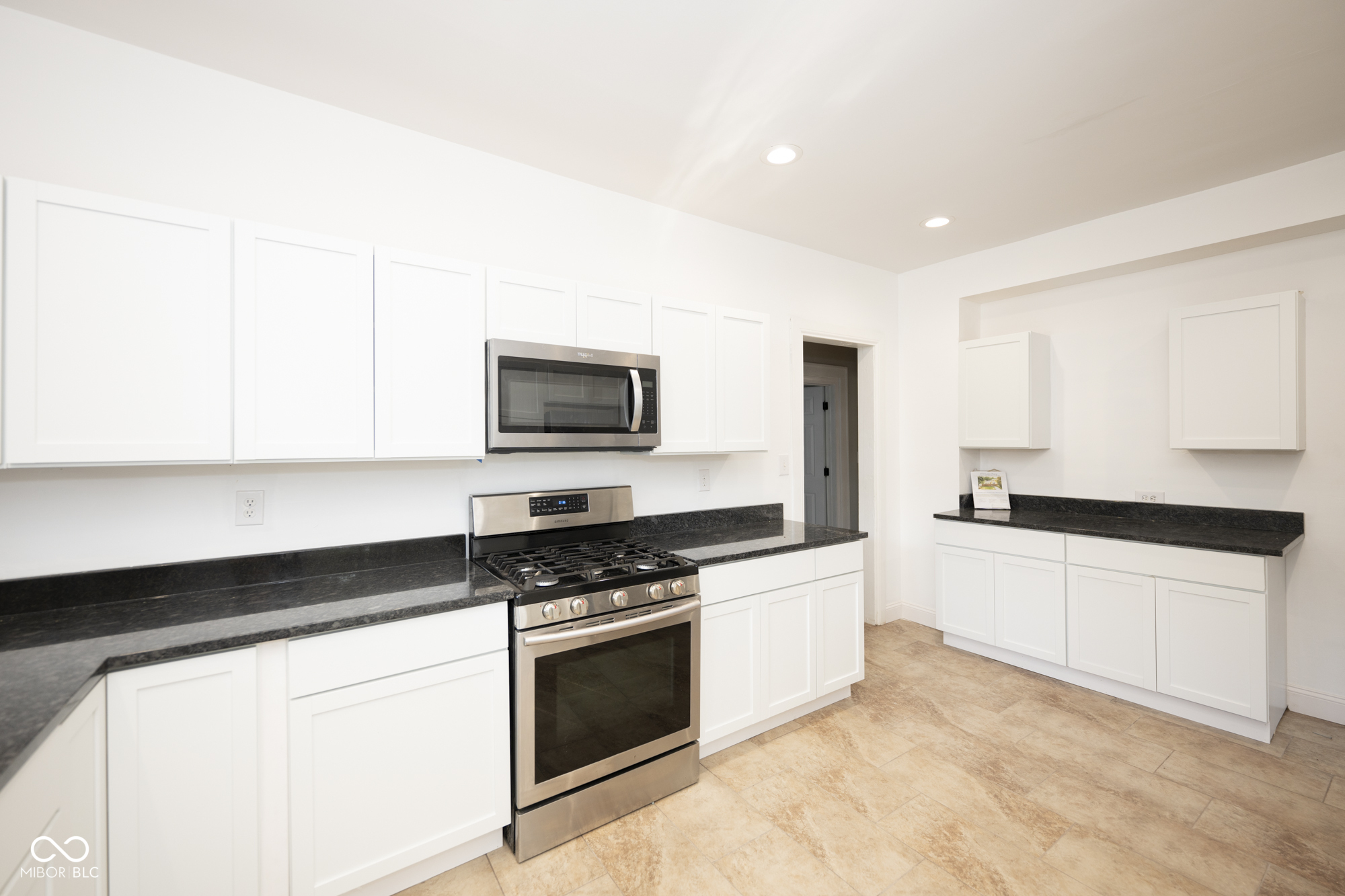 415 Ruskin Place Indianapolis, IN 46205 - Photo 7 of 29 Gallery Image 7