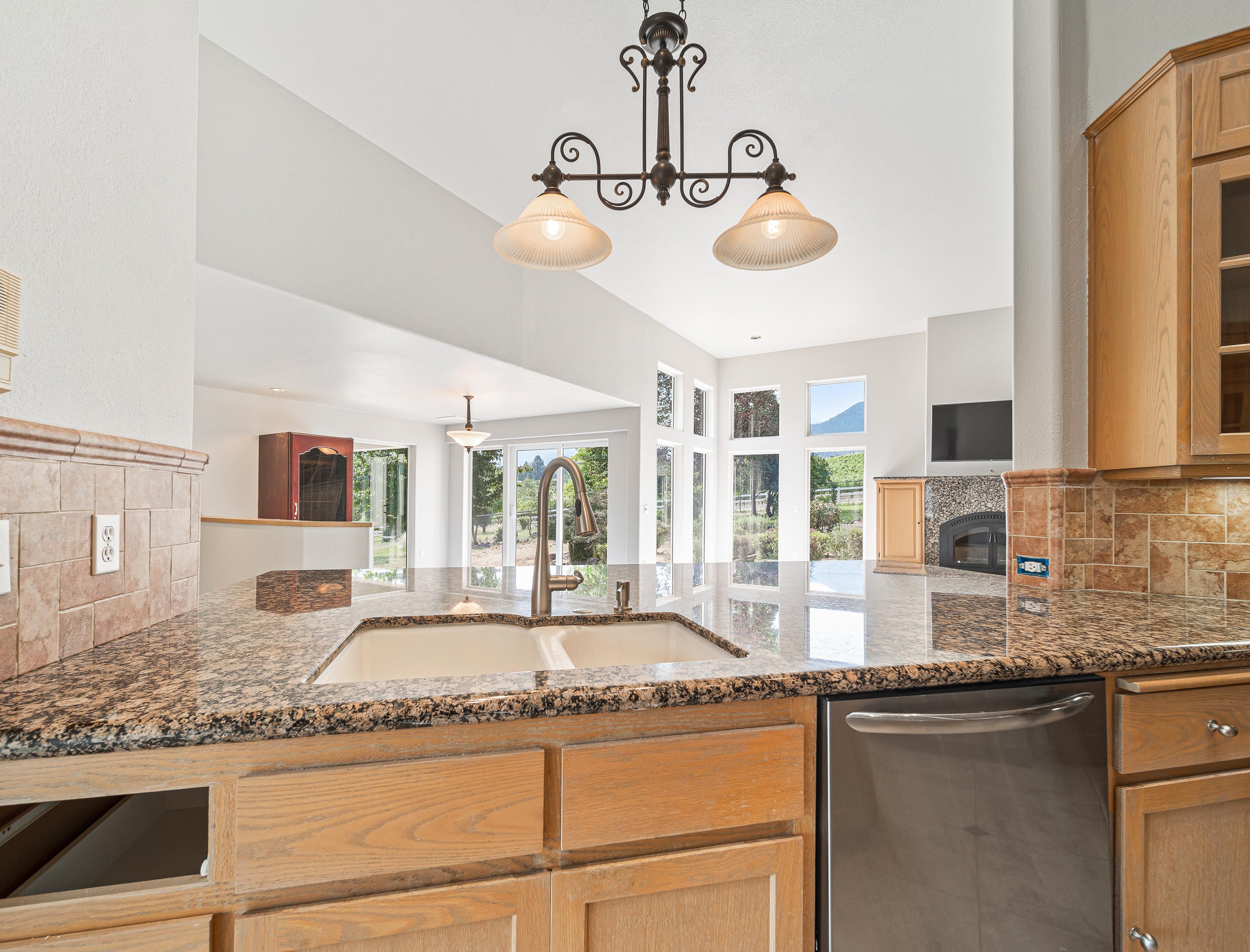 925 Anderson Creek Road Talent, OR 97540 - Photo 10 of 52 11