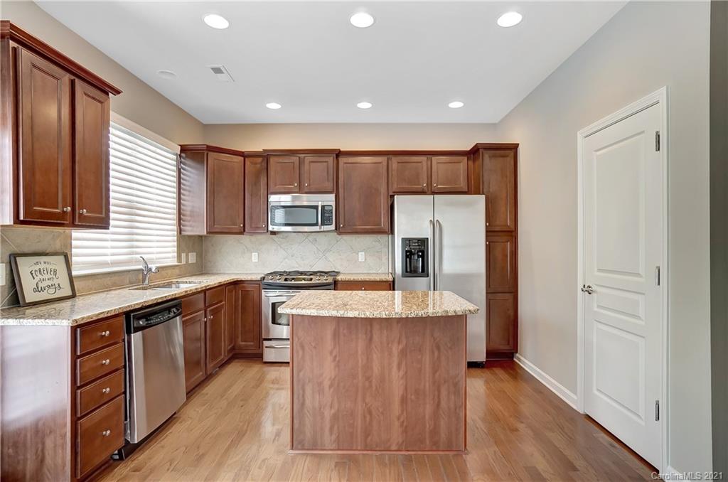 905 Lyndley Drive Fort Mill, SC 29708 - Photo 14 of 28