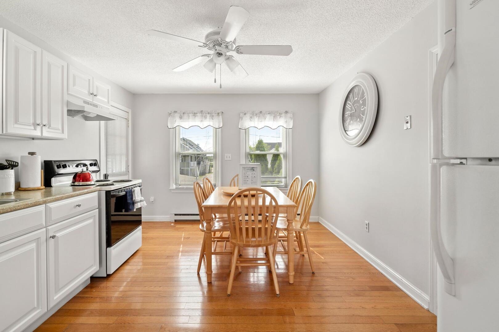 8 Commonwealth Avenue, Unit 2 UP Salisbury, MA 01952 - Photo 4 of 11