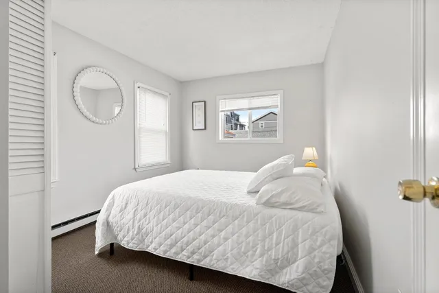 $1,950 | 8 Commonwealth Avenue, Unit 2 UP, Salisbury, MA 01952