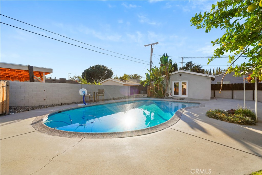 20448 Eccles Street Winnetka, CA 91306 - Photo 36 of 54