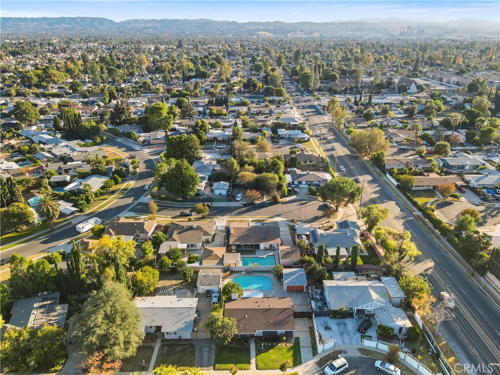 20448 Eccles Street Winnetka, CA 91306 - Photo 51 of 54