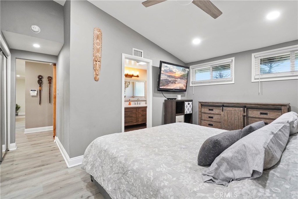 20448 Eccles Street Winnetka, CA 91306 - Photo 7 of 54