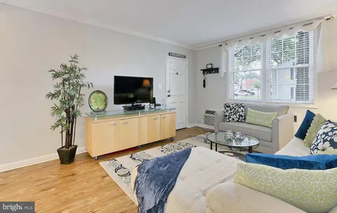 $1,900 | 256 North Thomas Street, Unit 2561, Arlington, VA 22203