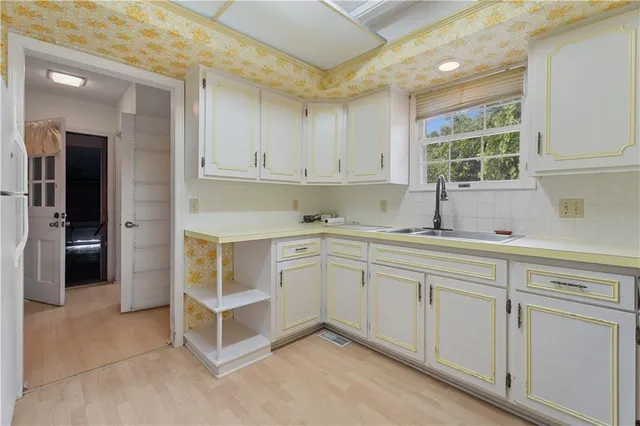 $138,000 | 1302 West 4th Street, Coffeyville, KS 67337