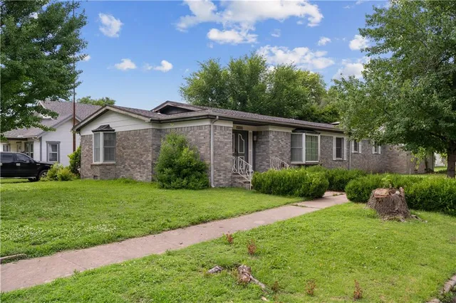 $138,000 | 1302 West 4th Street, Coffeyville, KS 67337