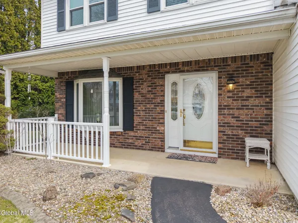 $339,000 | 2 Cartwheel Drive, Scotia, NY 12302