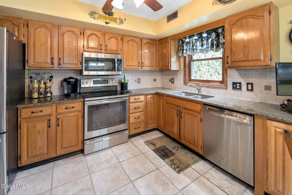 $339,000 | 2 Cartwheel Drive, Scotia, NY 12302