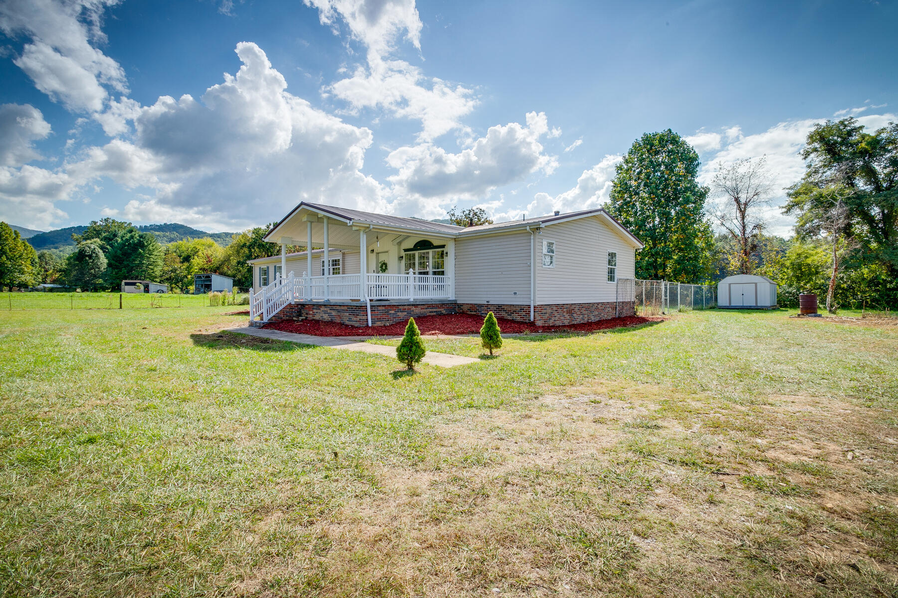 134 Clarks Creek Road Jonesborough, TN 37659 - Photo 2 of 52 002