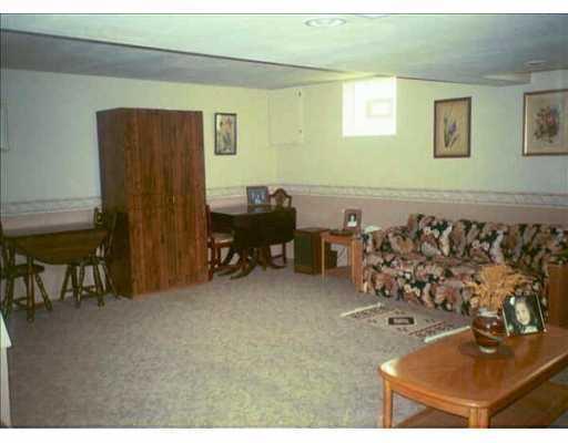 485 Dailey Road Brentwood, PA 15227 - Photo 4 of 6 Den/Family/Great Room.
