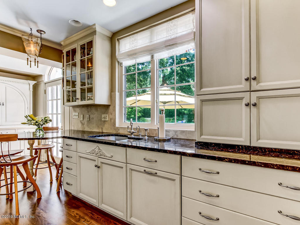 1036 Elder Lane Jacksonville, FL 32207 - Photo 25 of 79 Glass enlayed/lite cabinets