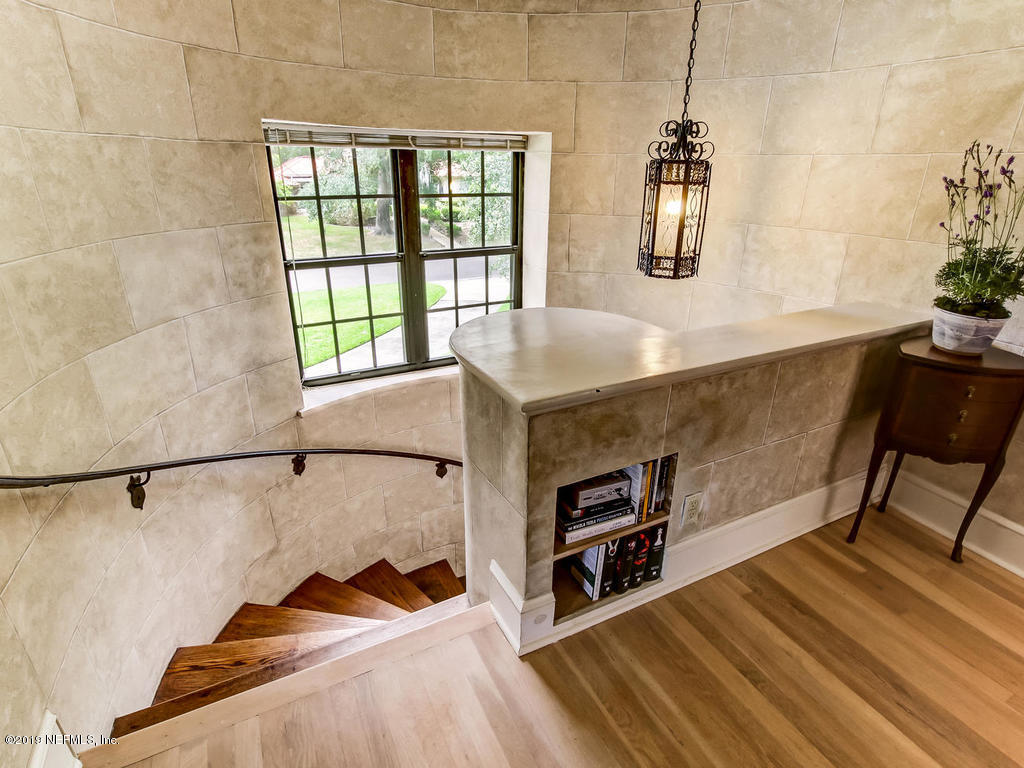 1036 Elder Lane Jacksonville, FL 32207 - Photo 57 of 79 Ascending toward privacy & comfort