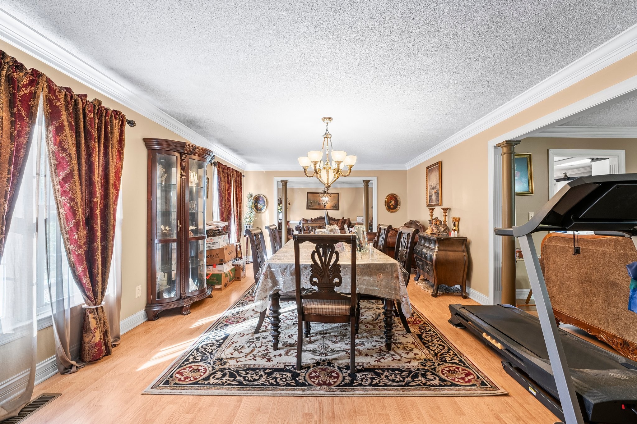104 12 Oaks Road Tullahoma, TN 37388 - Photo 19 of 41 a living room with furniture a rug and a window