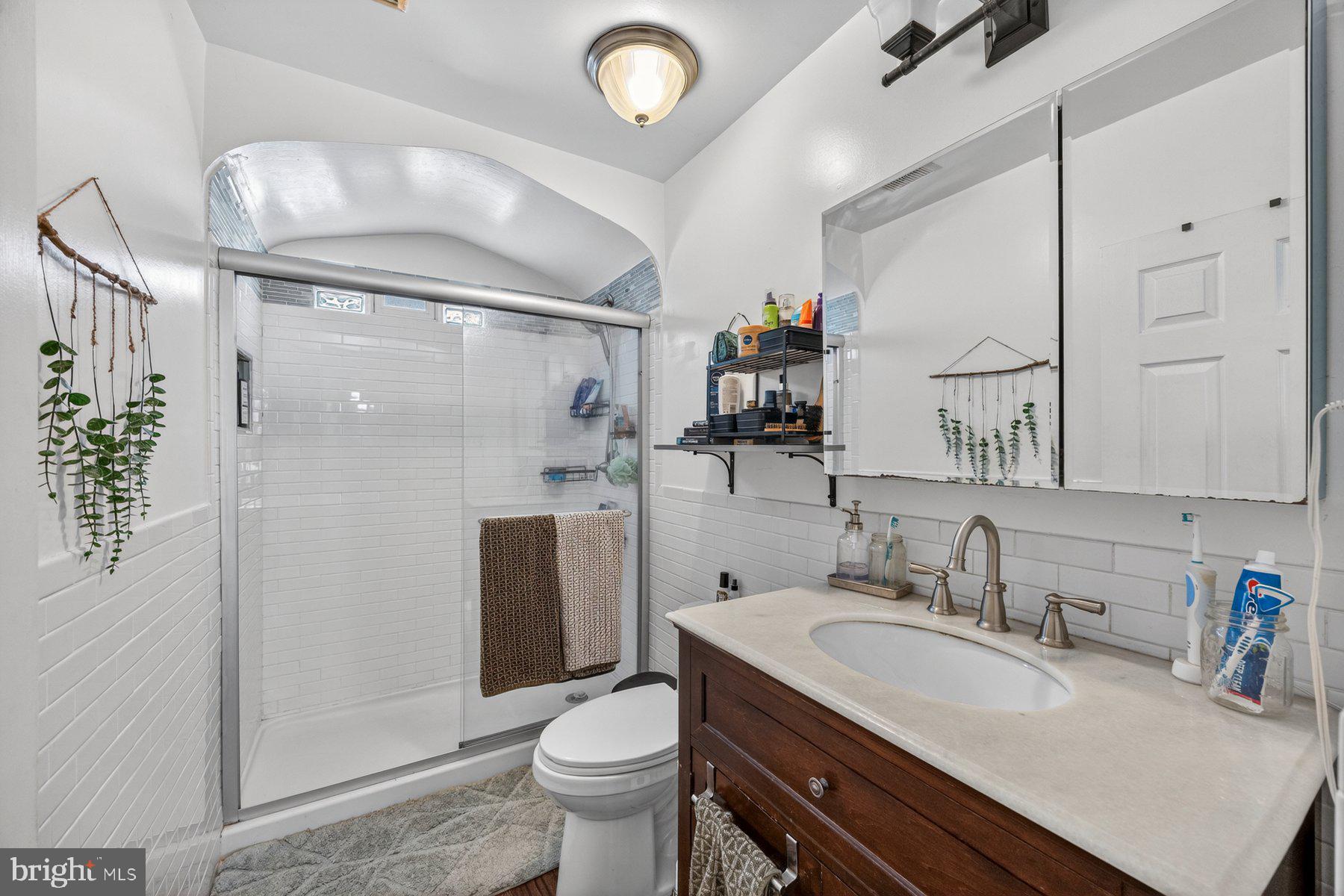 5233 Dewitt Road Halethorpe, MD 21227 - Photo 12 of 36