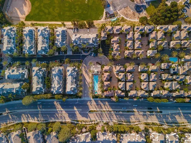 $915,000 | 12604 Carmel Country Road, Unit 17, San Diego, CA 92130