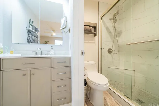 $915,000 | 12604 Carmel Country Road, Unit 17, San Diego, CA 92130