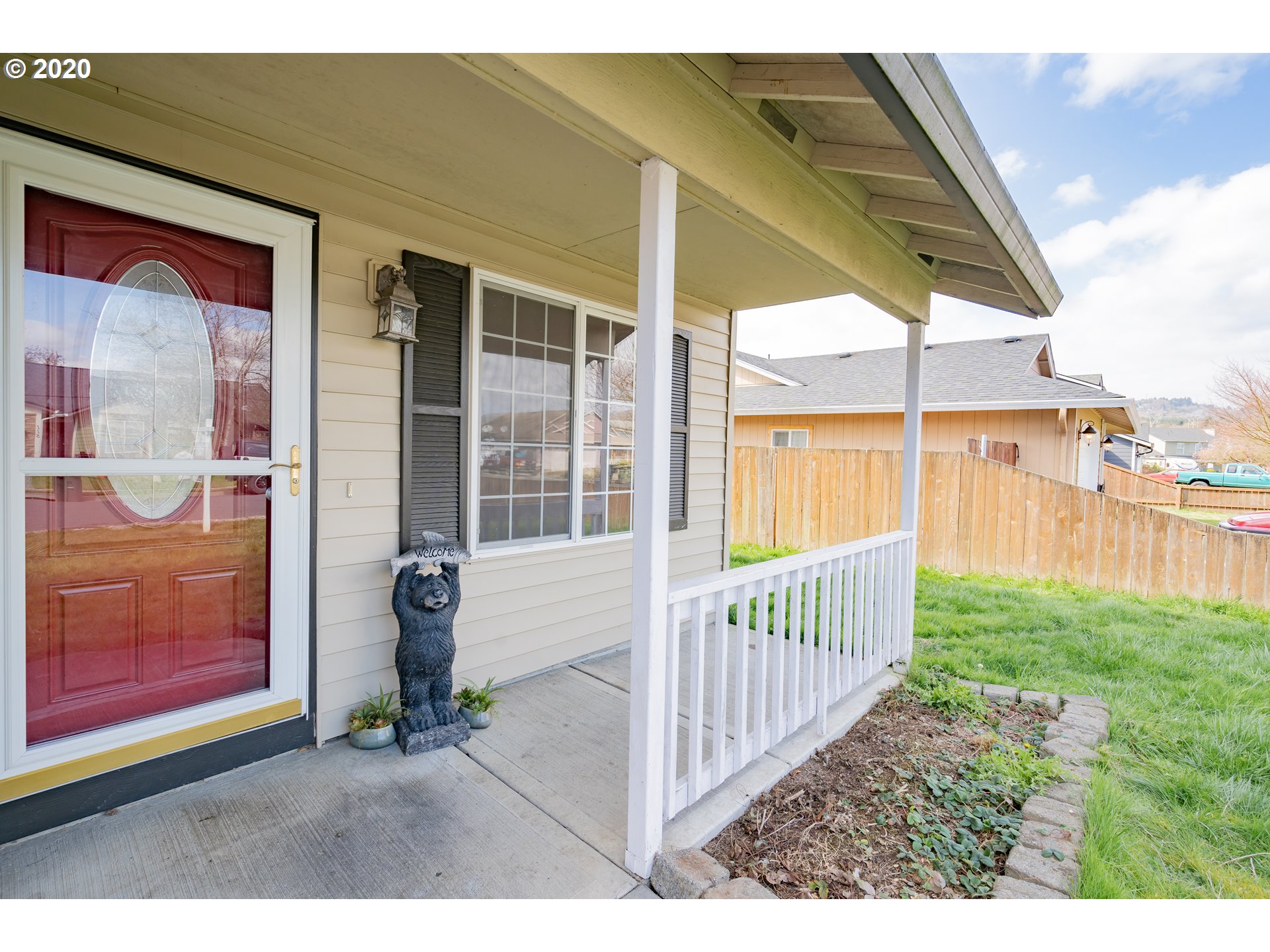 124 Mission Road Kelso, WA 98626 - Photo 3 of 31 Gallery Image 3