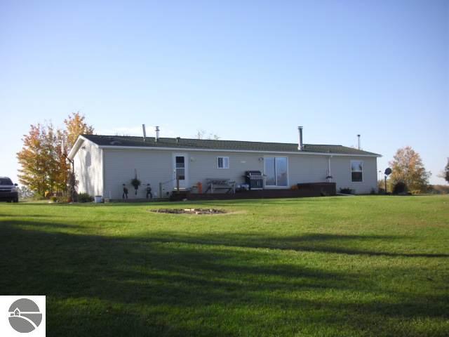 4866 Hamlin Road Grawn, MI 49637 - Photo 5 of 15 1721045-4.JPG