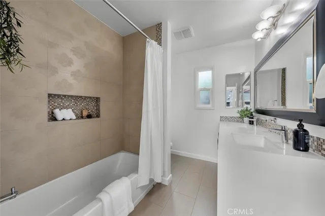 $2,199,000 | 2828 Military Avenue, Rancho Park, CA 90064